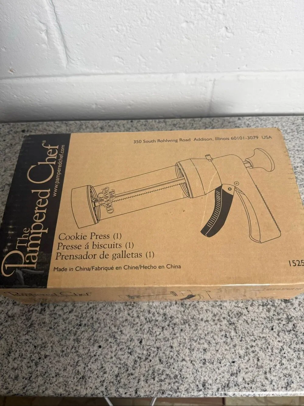 The Pampered Chef Cookie Press #1525 with 16 Discs - New In Original Box - Bakin